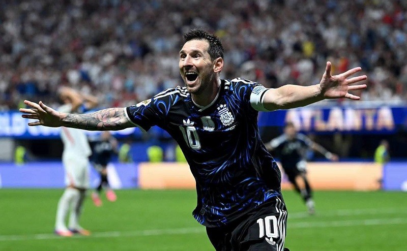 Argentina in Final After Stunning Comeback Against England